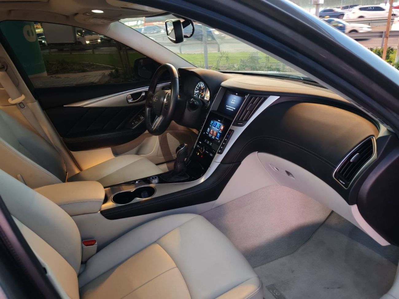 Infiniti Q50 Premium 3.0L (300 HP)