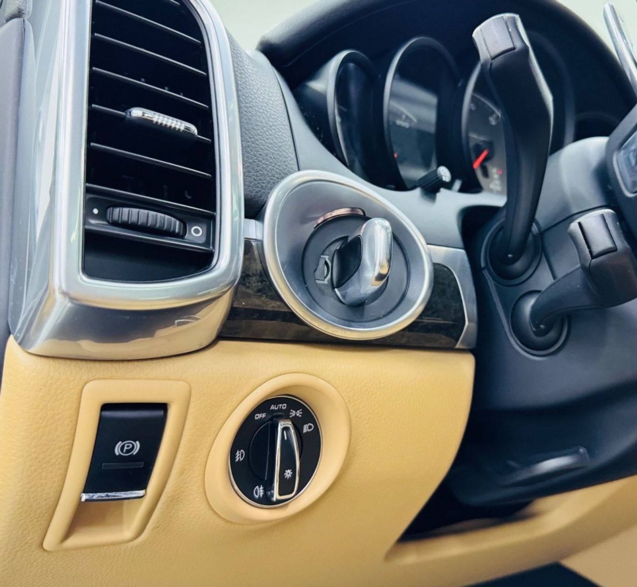 Porsche Cayenne Platinum Edition 3.6L