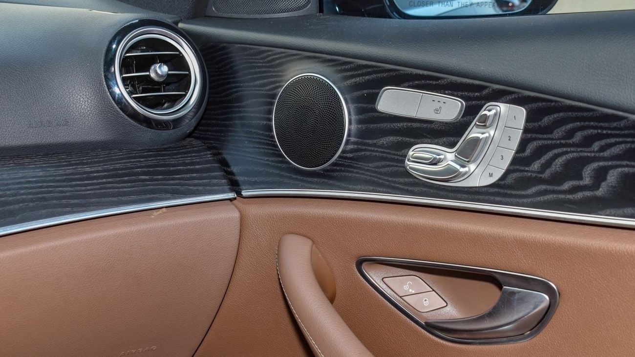 Mercedes-Benz E 350 2.0L  Rear-Wheel Drive