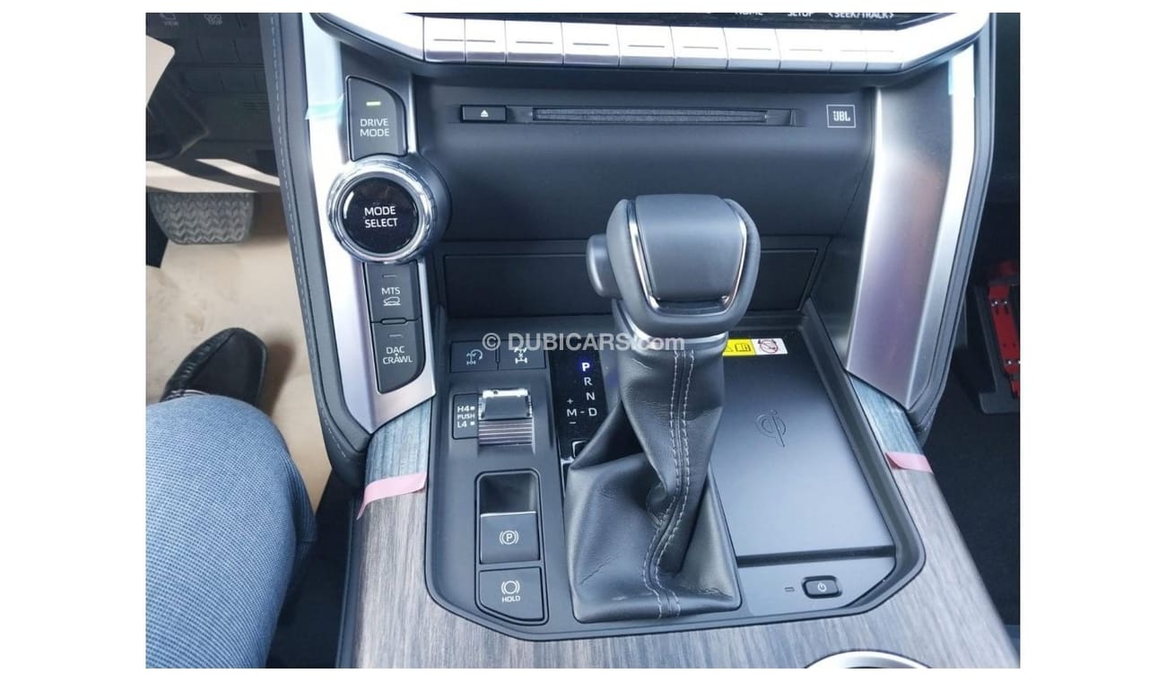 تويوتا لاند كروزر 3.3L VX.R FULL OPTION