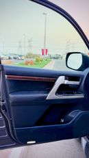 تويوتا لاند كروزر 2017 LHD VXR V8 Full Option Very Clean And Perfect Condition