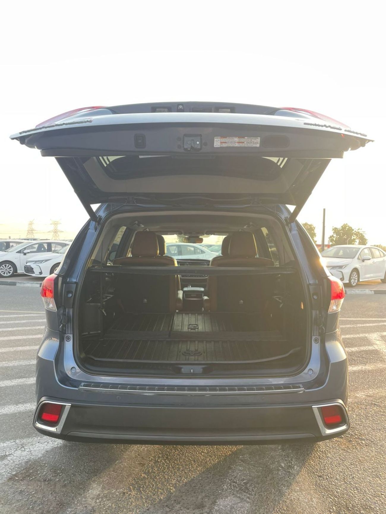 Toyota Highlander 2019 Toyota Highlander 3.5L V6 - Limited Edition Full Option 4x4 AWD - Inside Brown - Special Specs