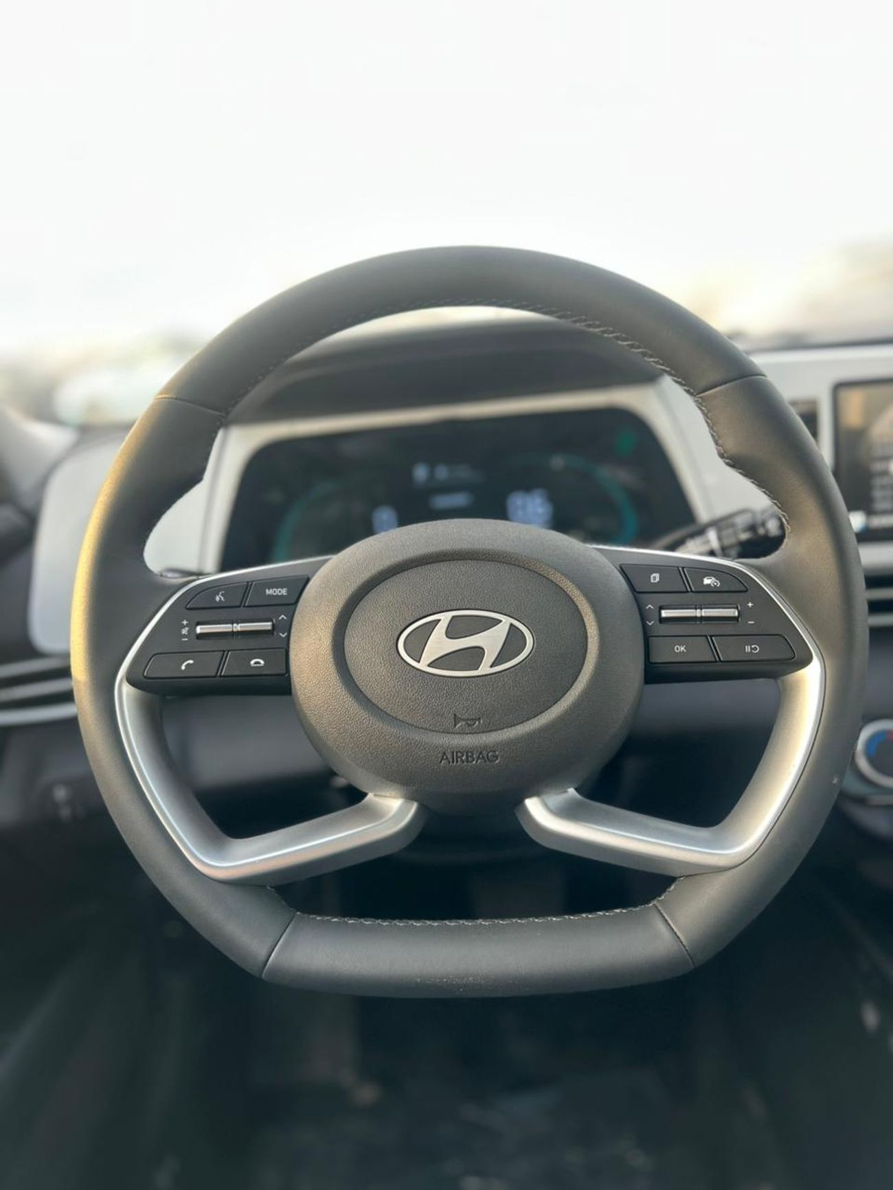 Hyundai Elantra Hyundai Elantra ELITE | 1.5L PETROL | SUNROOF WITH LEATHER | CHINESE SPECS