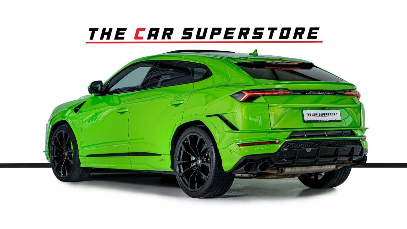 Lamborghini Urus S 4.0T V8 Special Color-23 Inch High Gloss Black Rims-Black Exhaust Tail Pipes