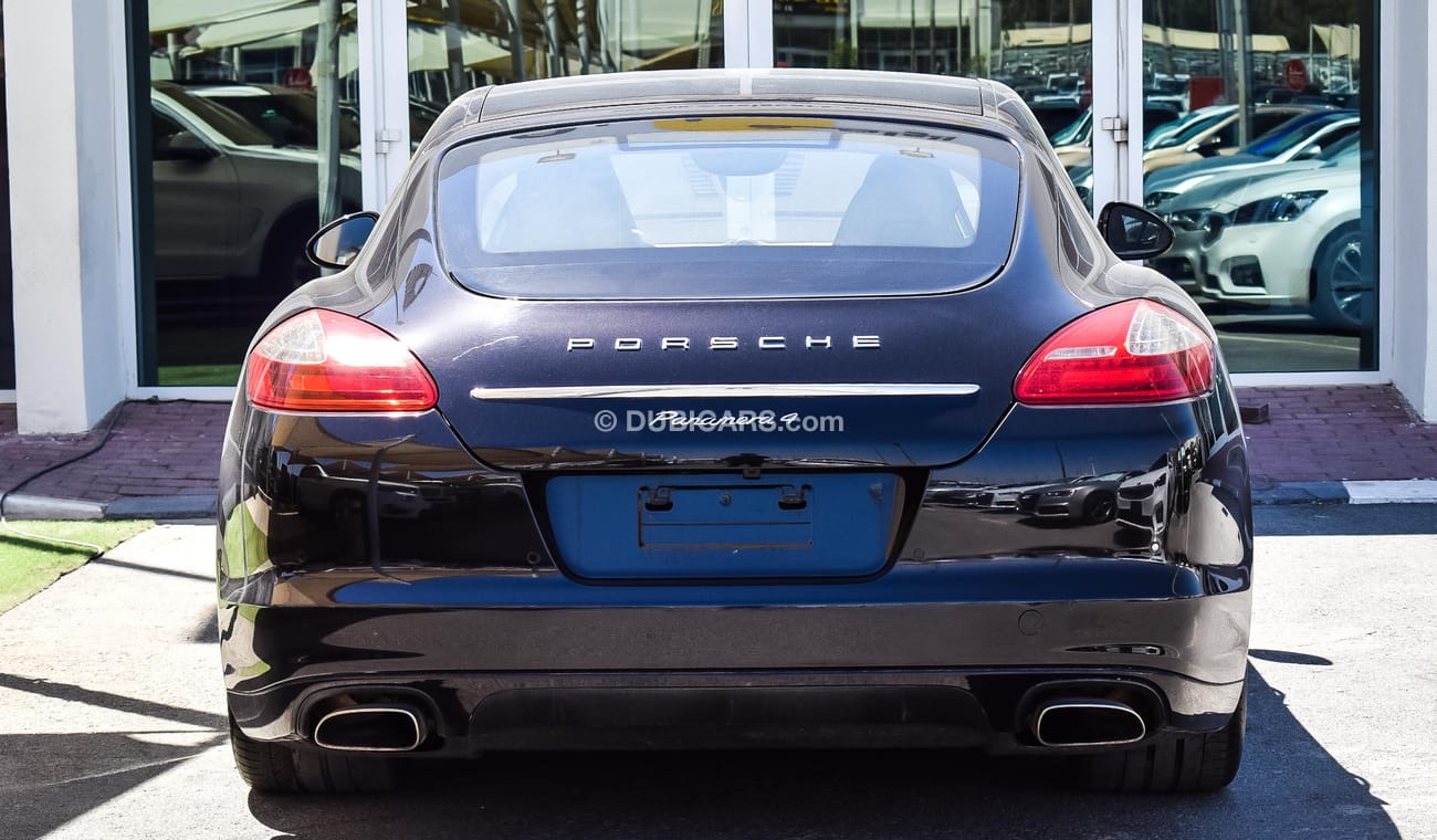 بورش باناميرا Porsche Panamera 4 AWD Full Service History GCC