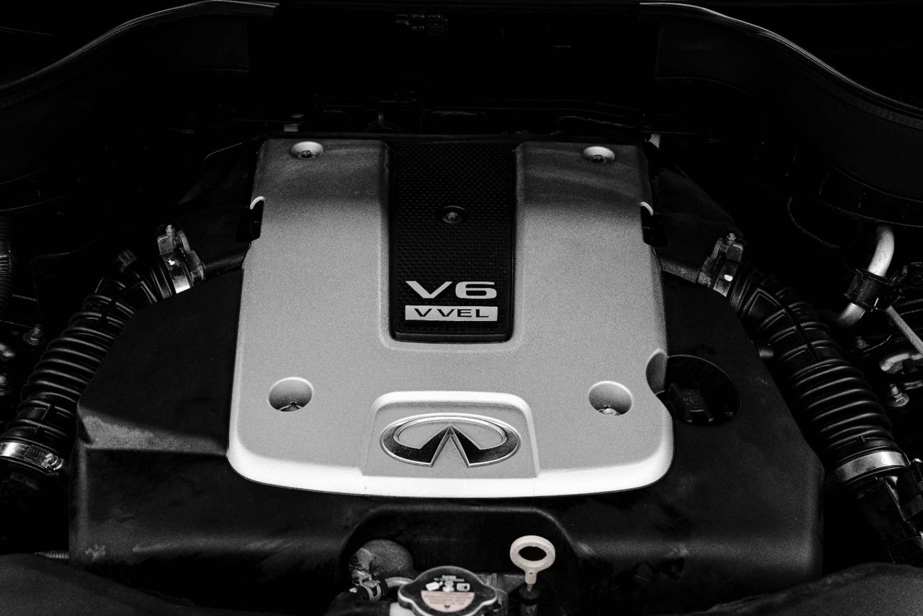 Infiniti QX70 QX70 | 2,057 P.M | 0% Downpayment | ONLY 4,000KM | WARRANTY