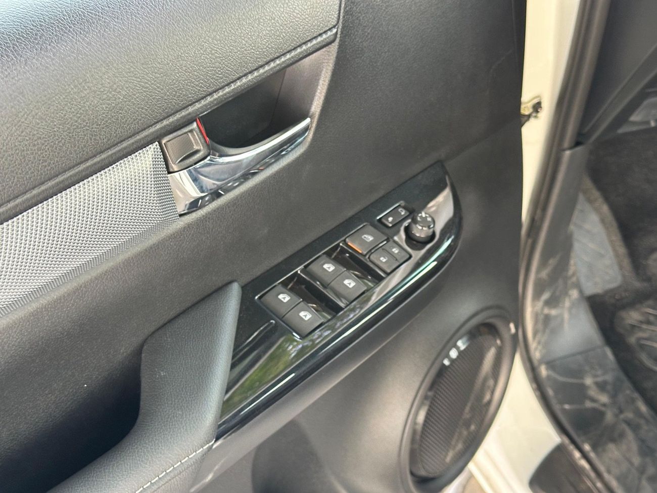 تويوتا هيلوكس GR Sport 4.0L