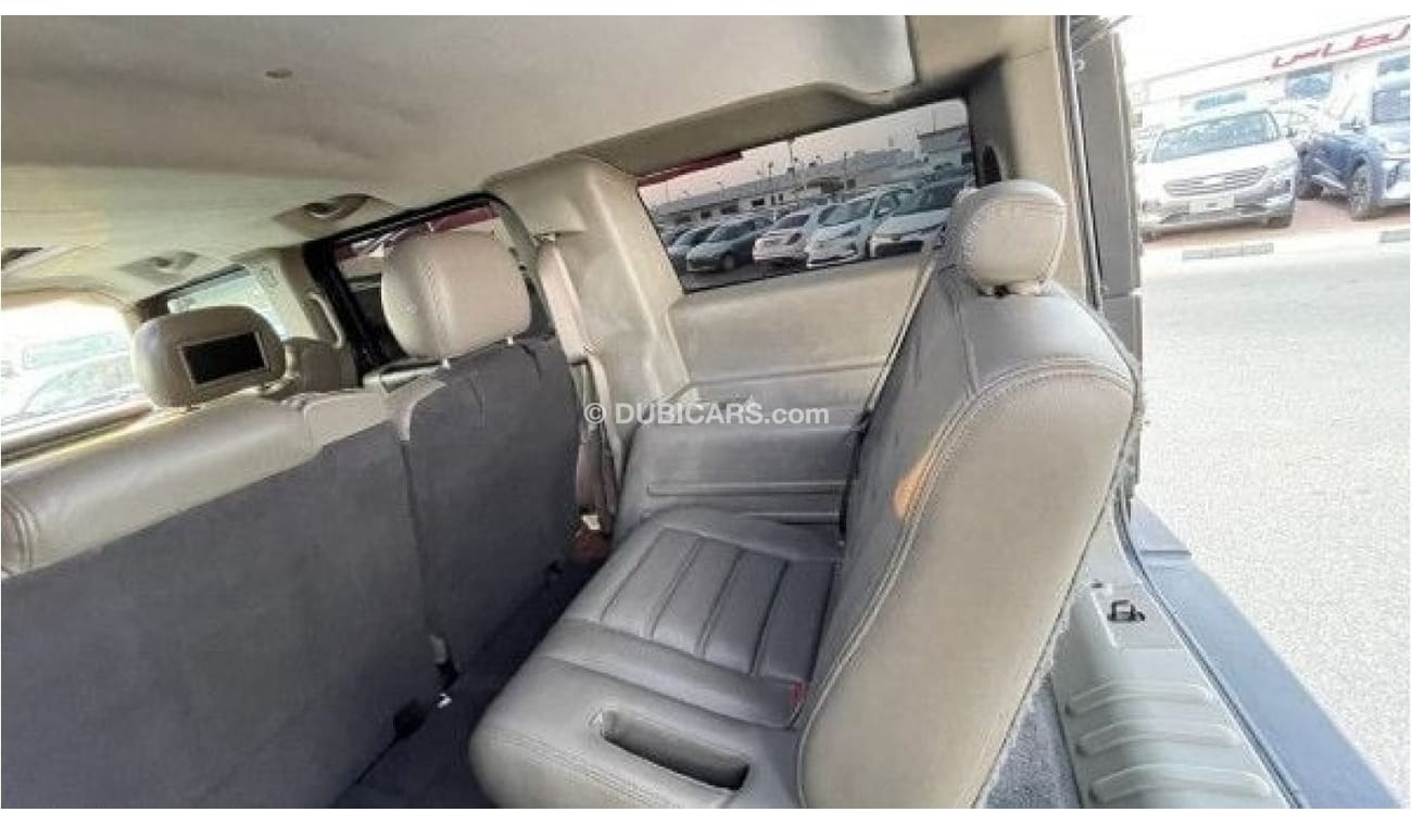 Hummer H2 HUMMER H2 | 2010 | 6000CC | Japan Specs | Sunroof | AT | 4-Wheel Drive | LHD