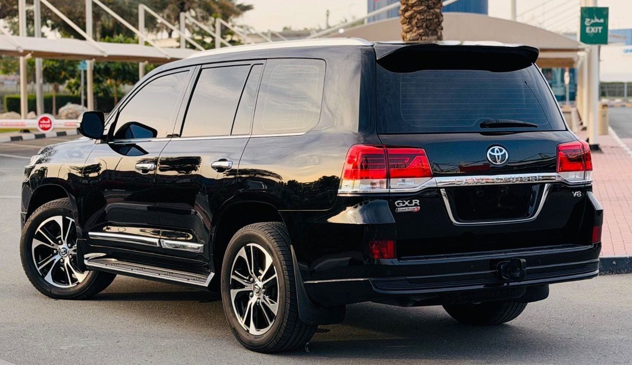 تويوتا لاند كروزر 