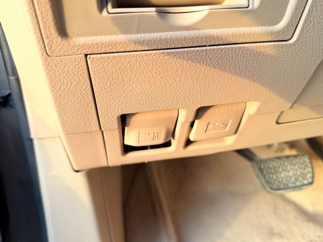 تويوتا لاند كروزر Toyota landcuriser GXR V6 2015 facelifted 2025