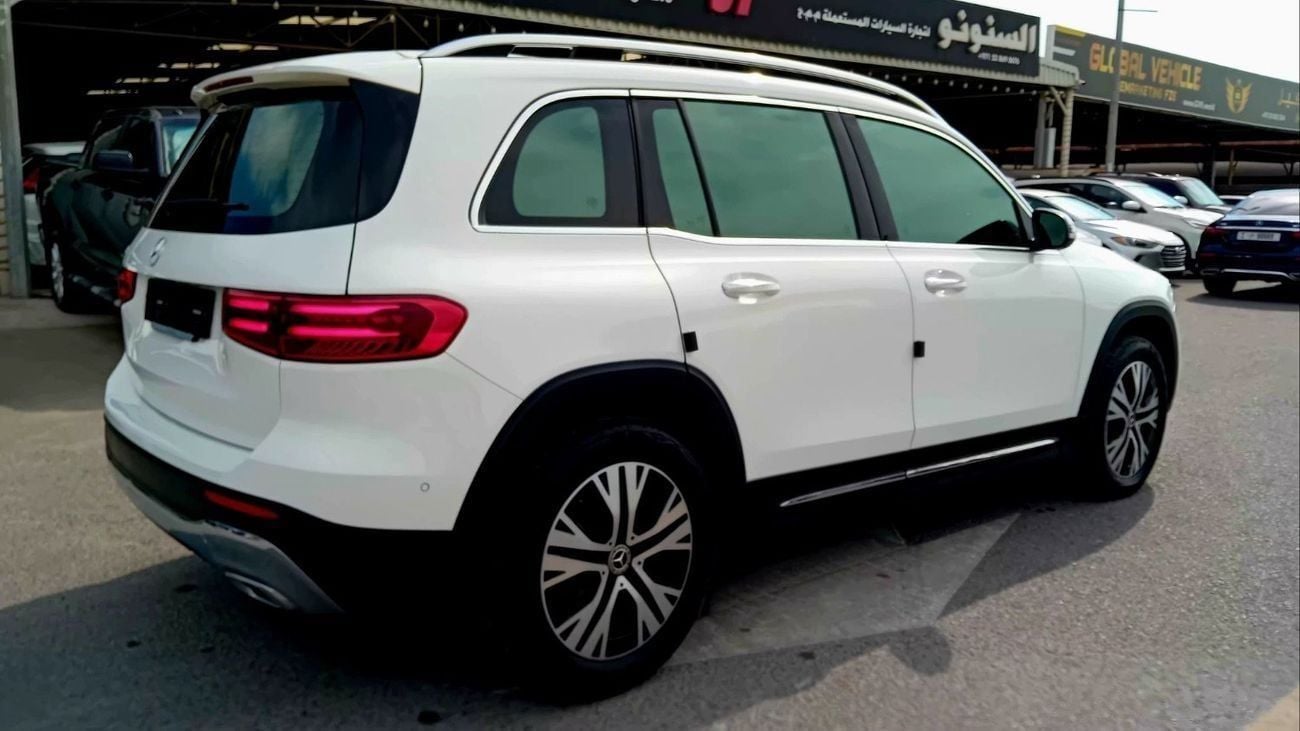 Mercedes-Benz GLB 200 BMW 200d