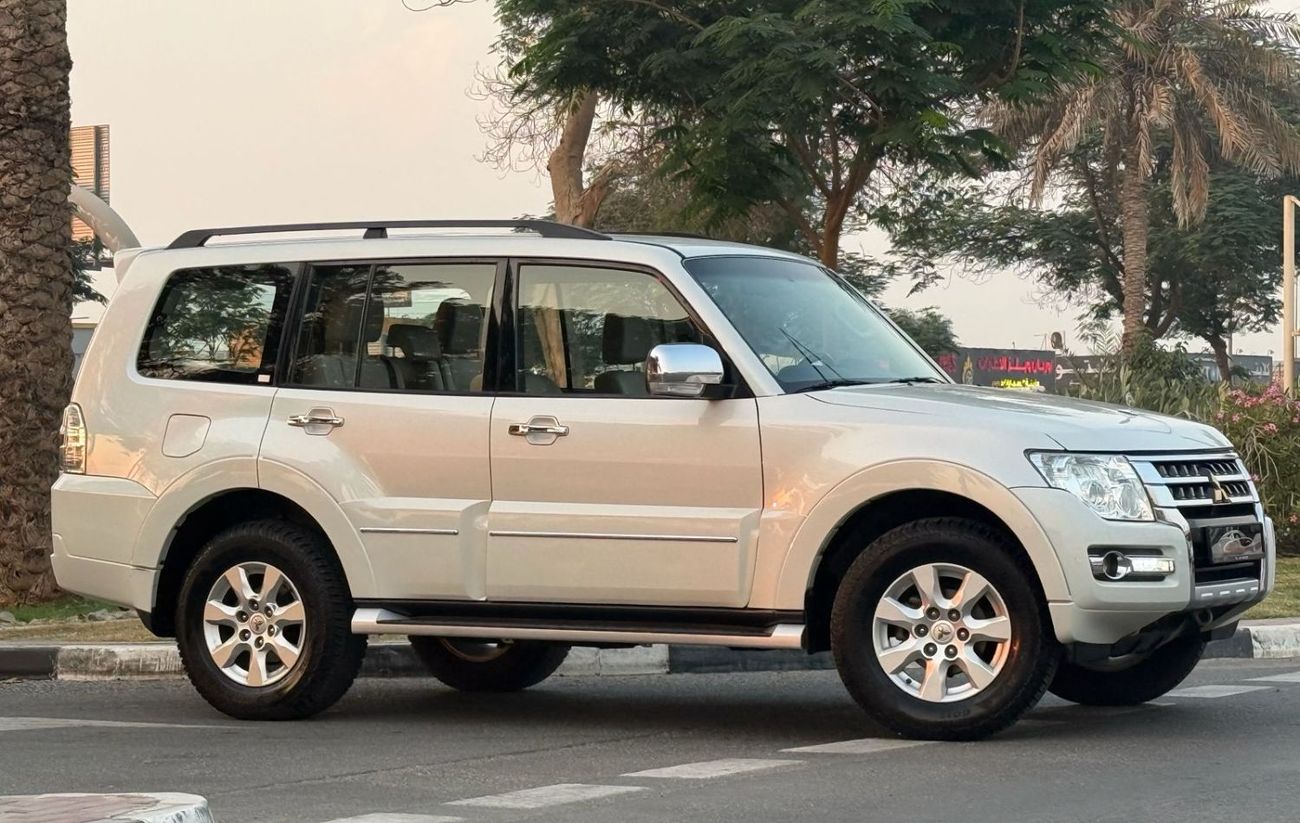 ميتسوبيشي باجيرو GLS Mid 3.0L (175 HP)