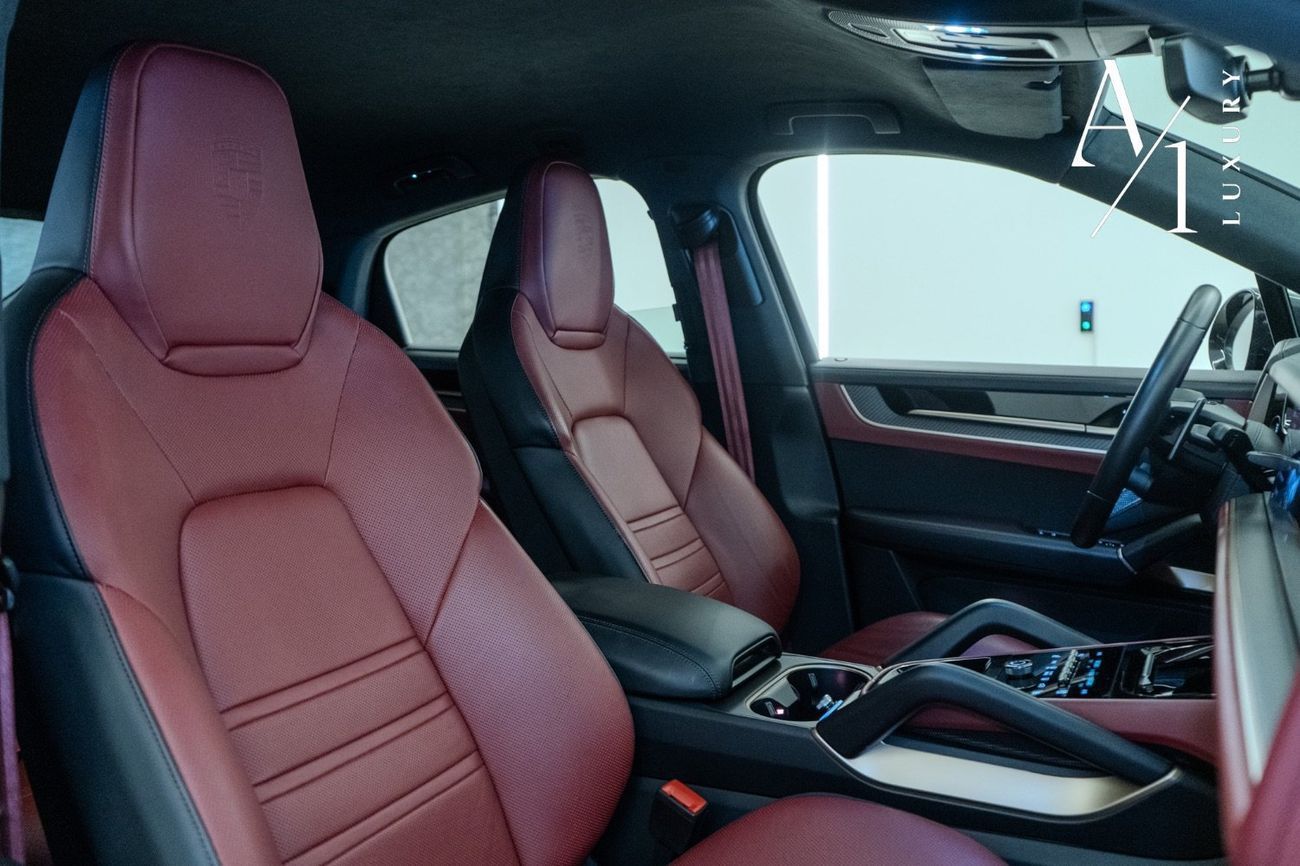 Porsche Cayenne 2024 Cayenne Turbo GT, Carbon Roof, Sport Exhaust System, Ceramic Brakes, GCC Specs