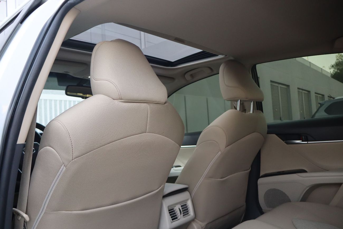 تويوتا كامري SE 2.5L (181 HP)