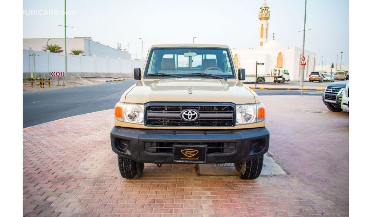 تويوتا لاند كروزر بيك آب 2015 | TOYOTA LAND CRUISER | PICKUP SINGLE CABIN | 4WD 4.0L V6 | GCC | | SPECTACULAR CONDITION | FLE