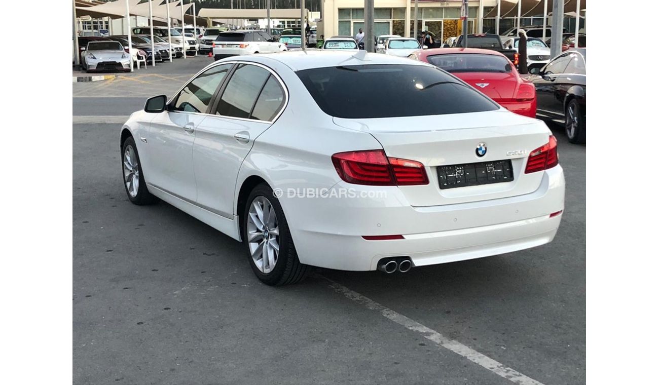 بي أم دبليو 528i موديل 2012 خليجي فل مواصفات كراسي جلد ومثبت سرعه وتحكم كهربي كامل ونظام صوت ممتاز وكاميرا خلفيه ومدخ