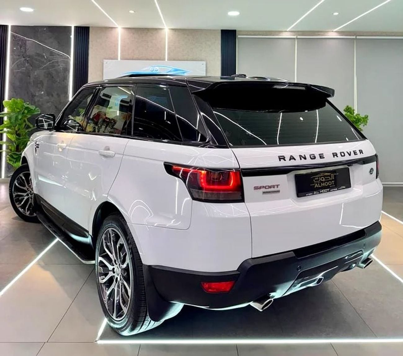 Land Rover Range Rover Sport Supercharged 5.0L BEST SUPERCHARGED V8 || TOP RANGE || GCC || AMAZING INTERIOR || HEAD UP DISPLAY