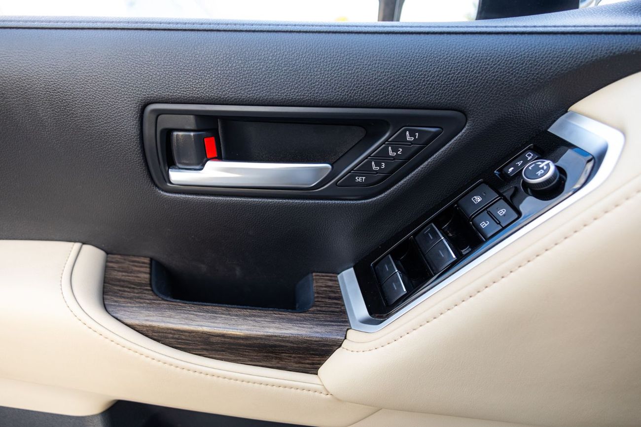 Toyota Land Cruiser VXR 4.0L