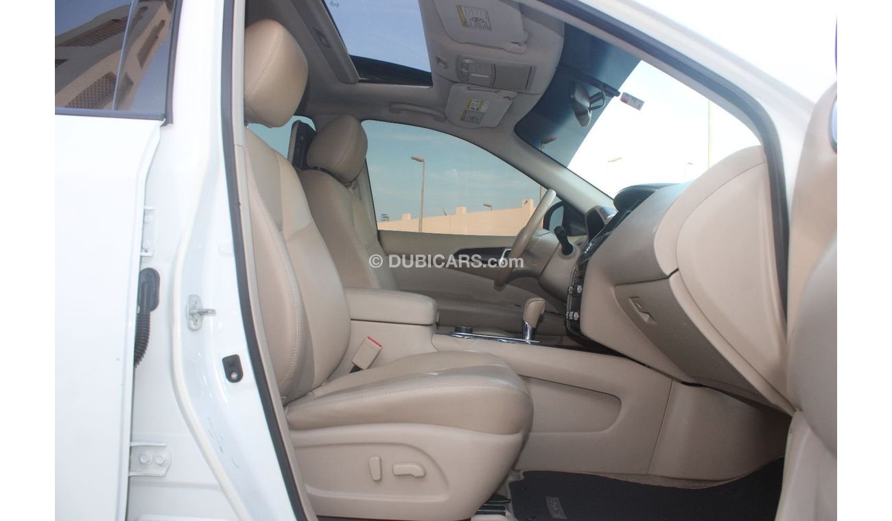 Nissan Pathfinder SV Nissan Pathfinder 2014 full option in excellent condition without accidents