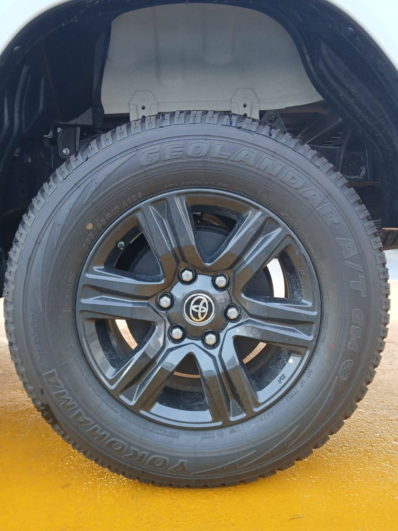 Toyota Hilux GLX 2026 Toyota Hilux 2.8 Diesel - Yemeni Specifications