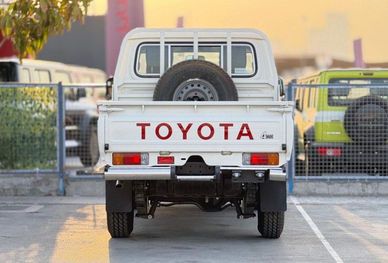 Toyota Land Cruiser Pickup 70 MANUAL TRANSMISSION, DIESEL