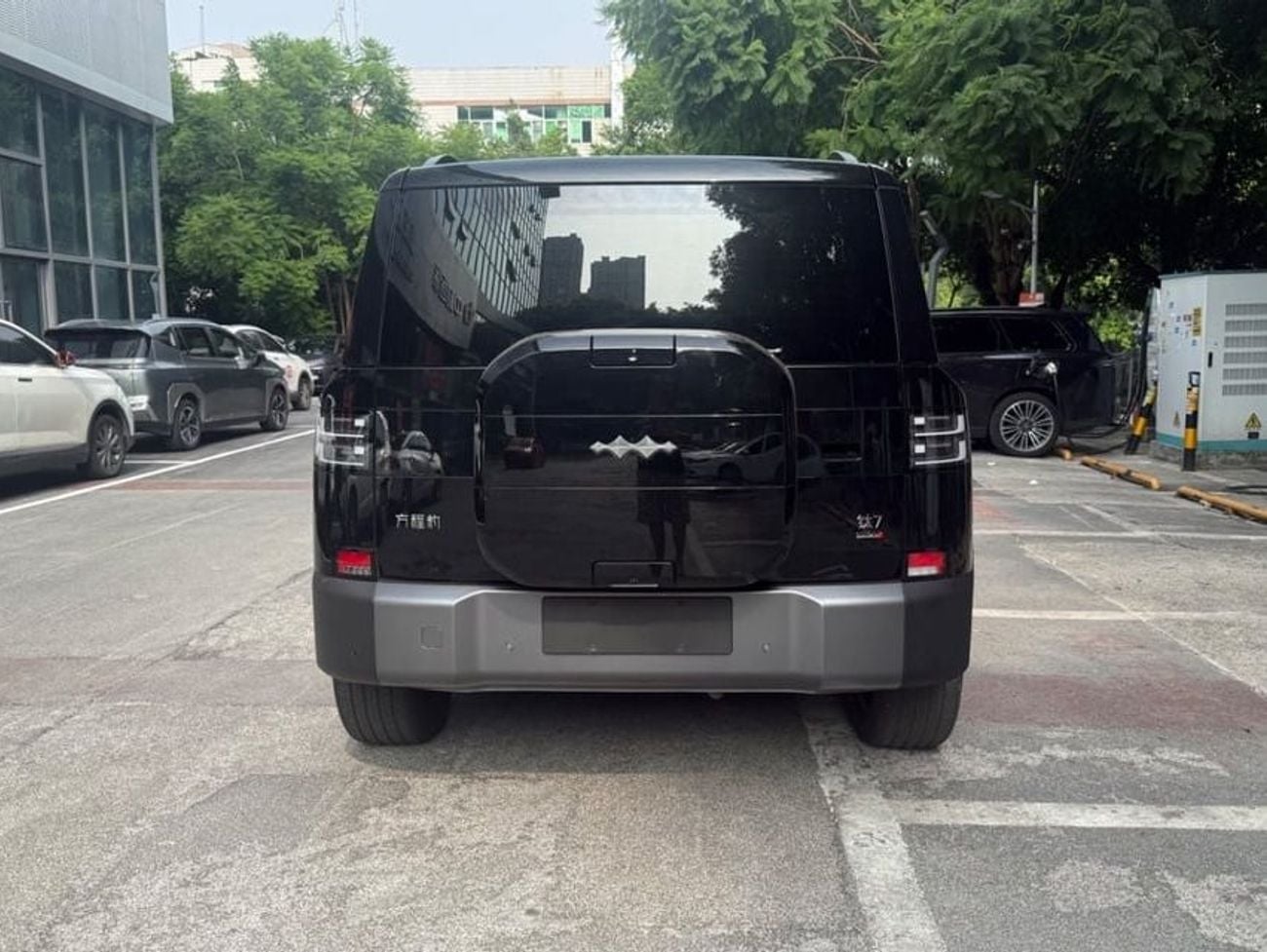 BYD Leopard 7 STD  (NON GCC)