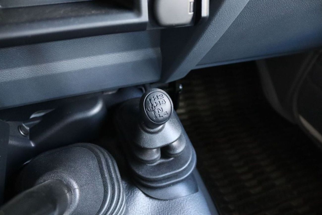 Toyota Land Cruiser 70 2025 TOYOTA LAND CRUISER GRJ 78 4.0 V6  **EXPORT ONLY**التصدير فقط خارج الخليج**