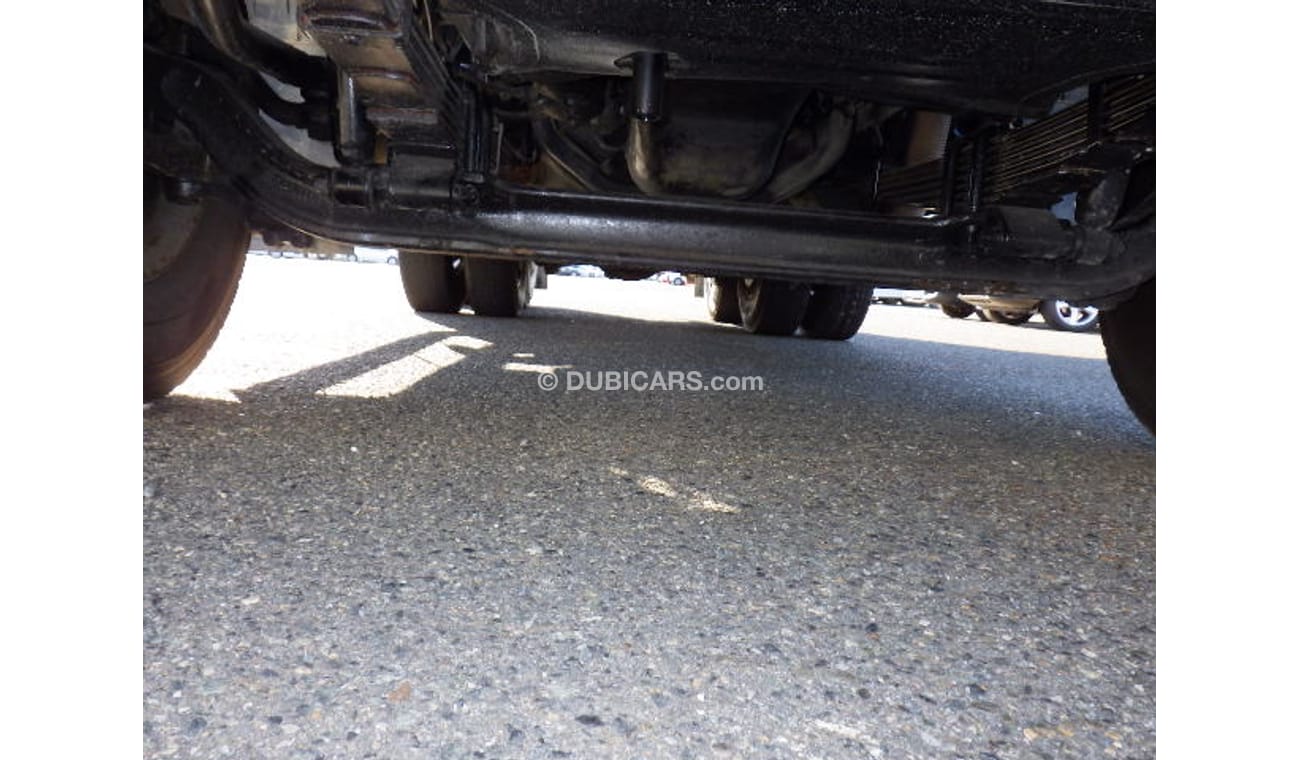 نيسان كوندور 1995