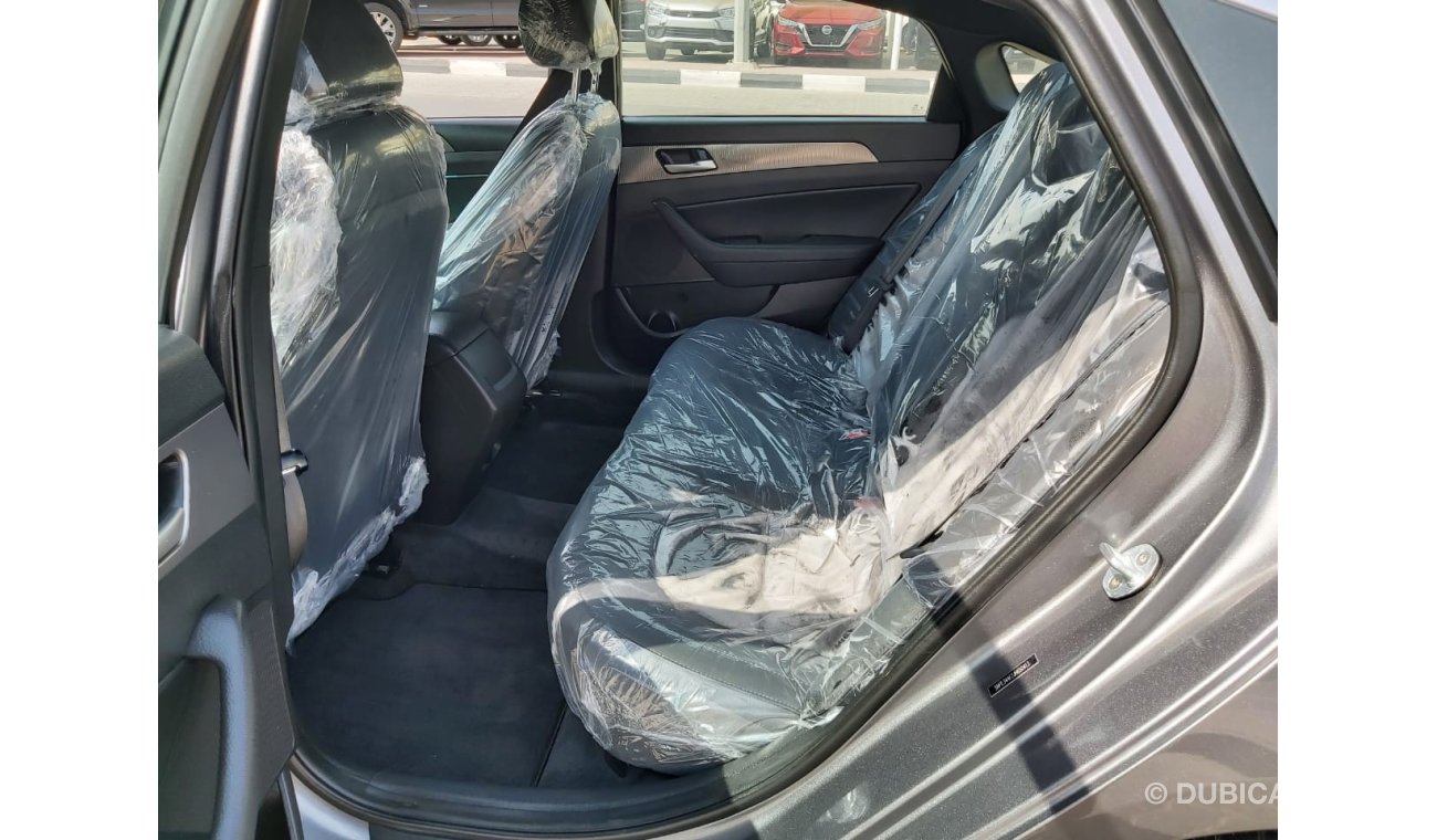 هيونداي سوناتا with panoramic sunroof