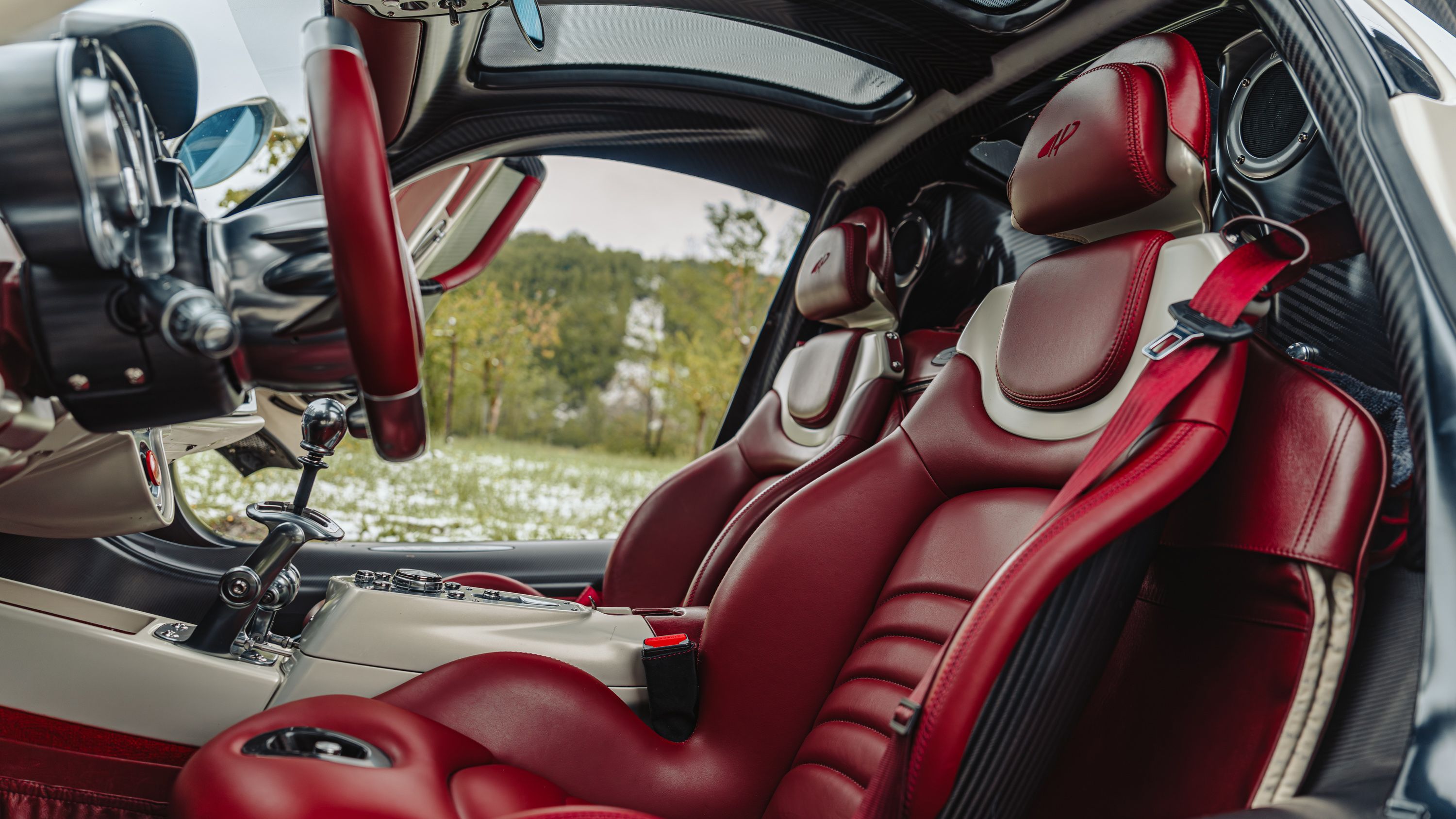 Pagani Utopia interior - Seats