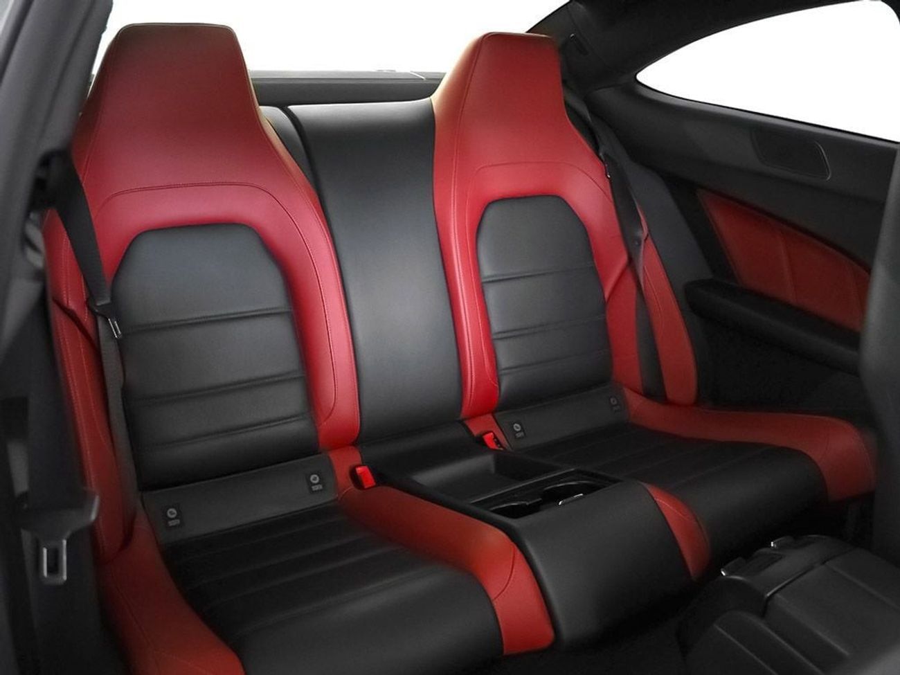 مرسيدس بنز C 63 AMG Std 6.2L 2013 Mercedes Benz C63 – P31 Performance Package / Original Paint