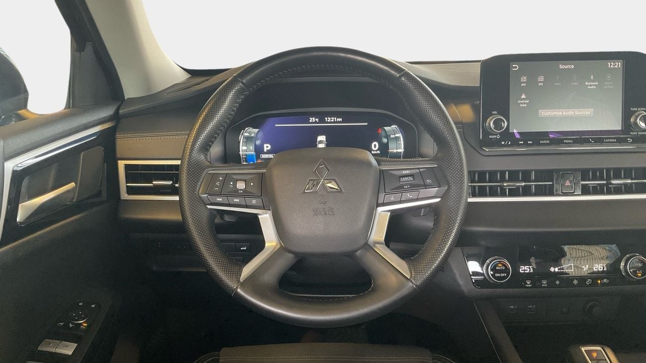 ميتسوبيشي آوتلاندر 2.5 AUTO 4WD 7SEAT HL | شامل الضمان | 0 ﺪﻔﻋﺓ ﺃﻮﻟﻯ