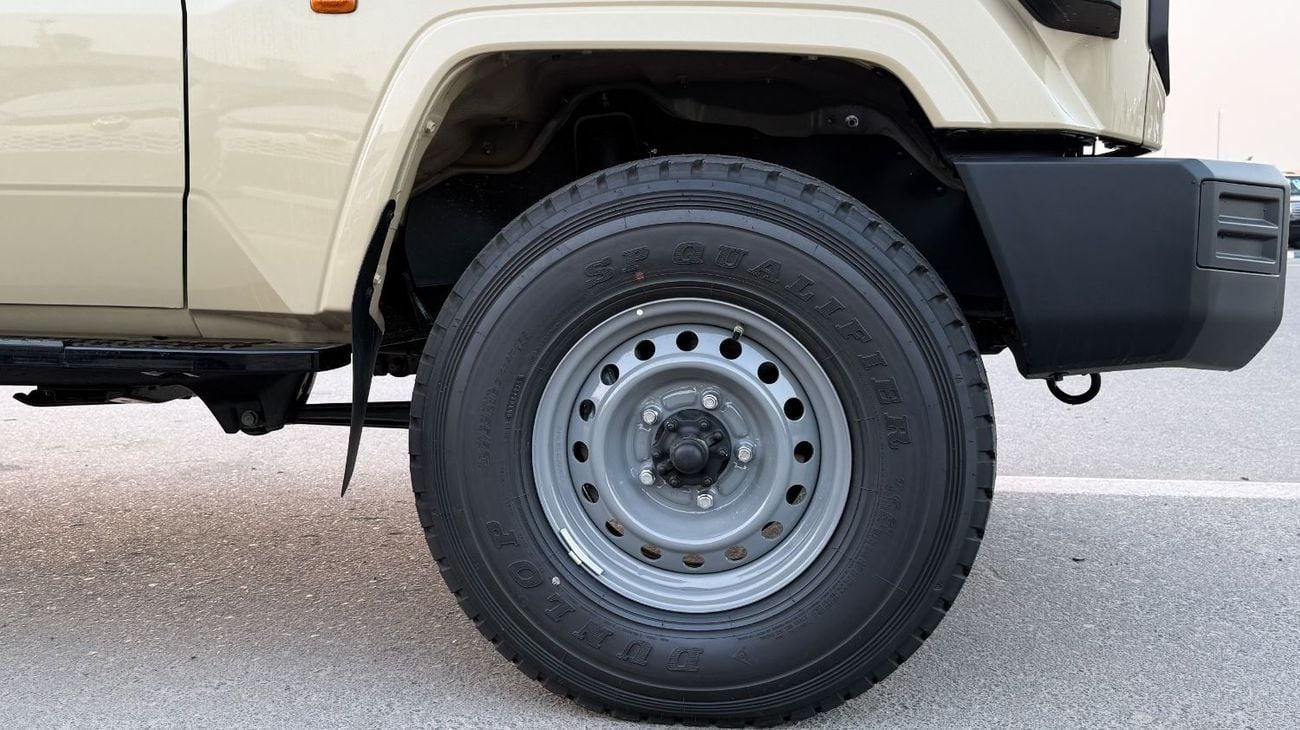 تويوتا لاند كروزر بيك آب Std 4.0L Single Cab Utility 4WD