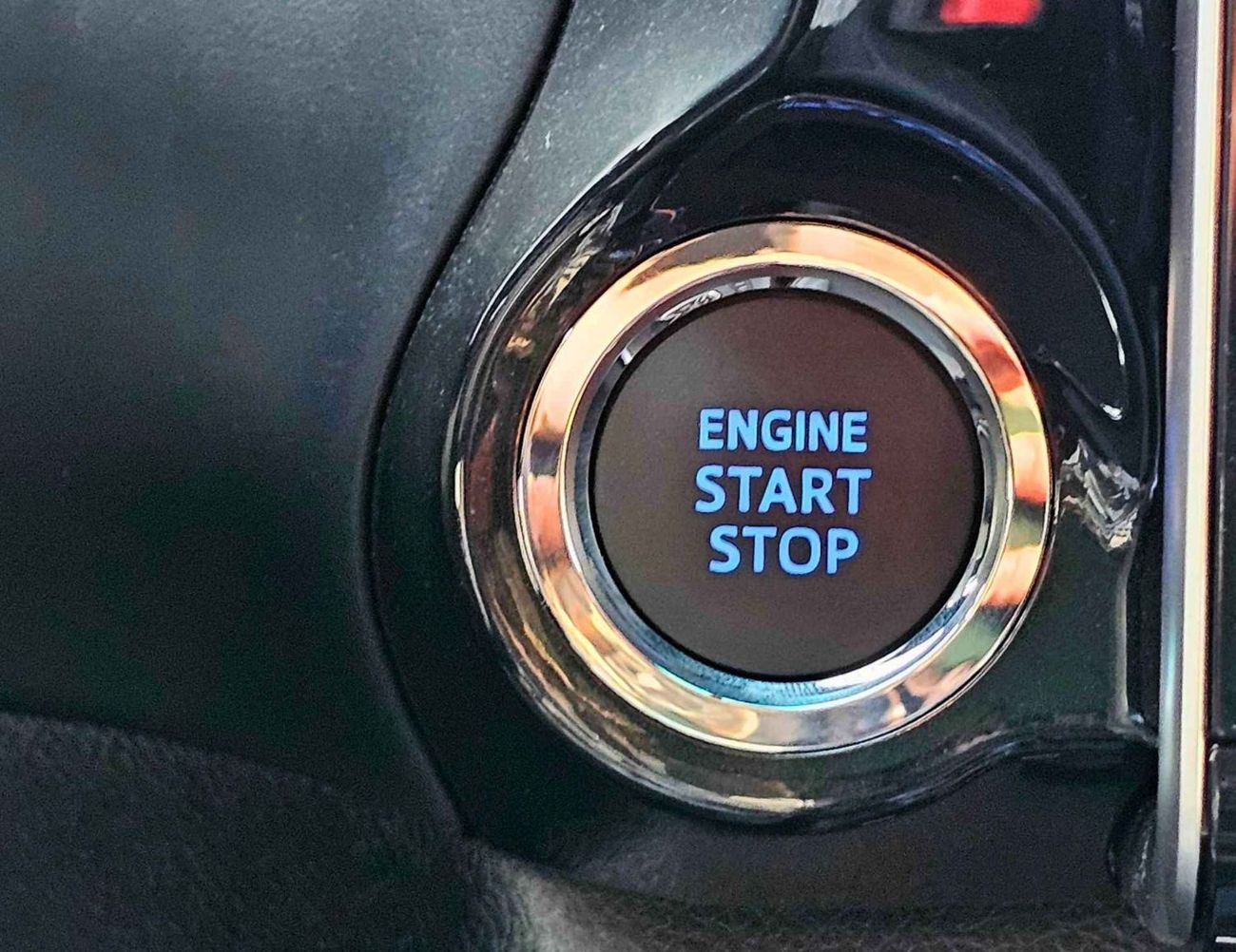 تويوتا هيلوكس GR SPORT | 4.0L V6 PETROL | BLIND SPOT | OVER FNDER+WIDE BODY | 360 САМ | DIFF LOCK | CODE # H4GRY