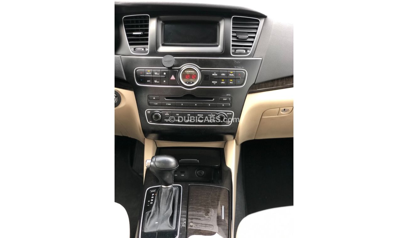 Kia Cadenza EX MODEL 2015 GCC CAR PERFECT CONDITION INSIDE AND OUTSIDE 2keys