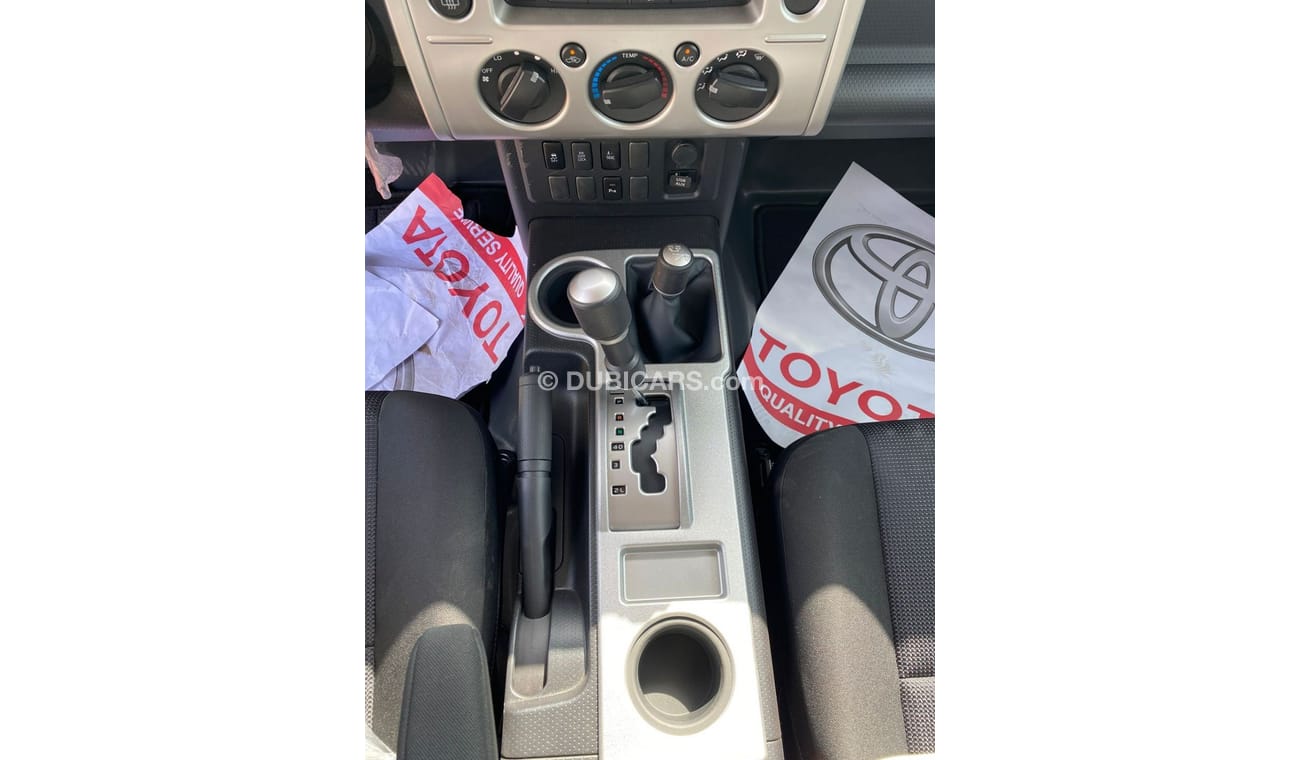 Toyota FJ Cruiser TOYOTA FJ CRUISER 4.0L SUV AWD MODEL 2021 BLUE COLOR GCC