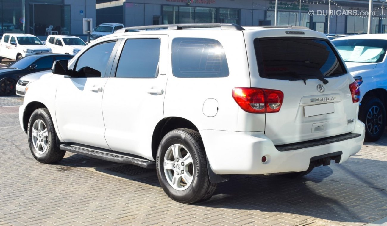 Toyota Sequoia SR5  5.7 L