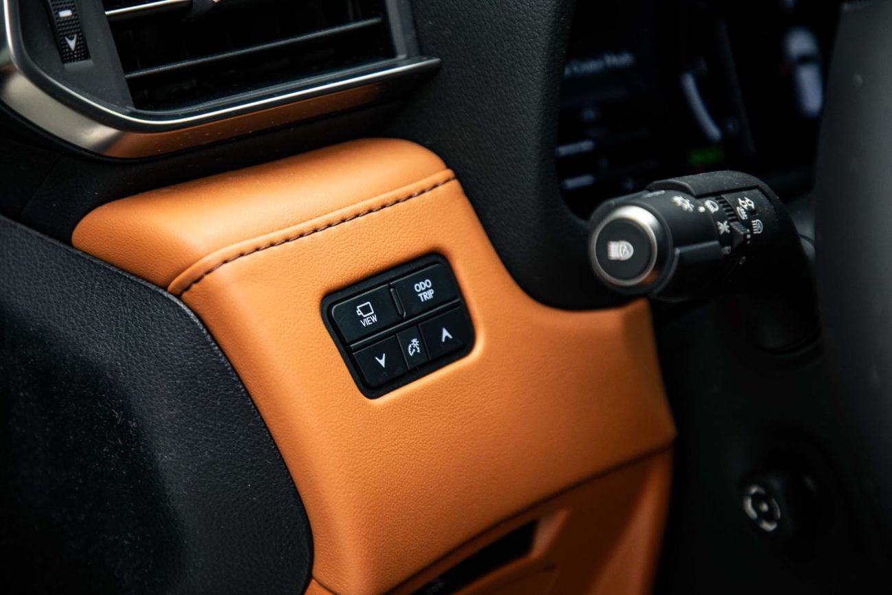 لكزس LX 700h VIP 3.5L - Graphite Black Inside VIP Sun Flair | Export Only