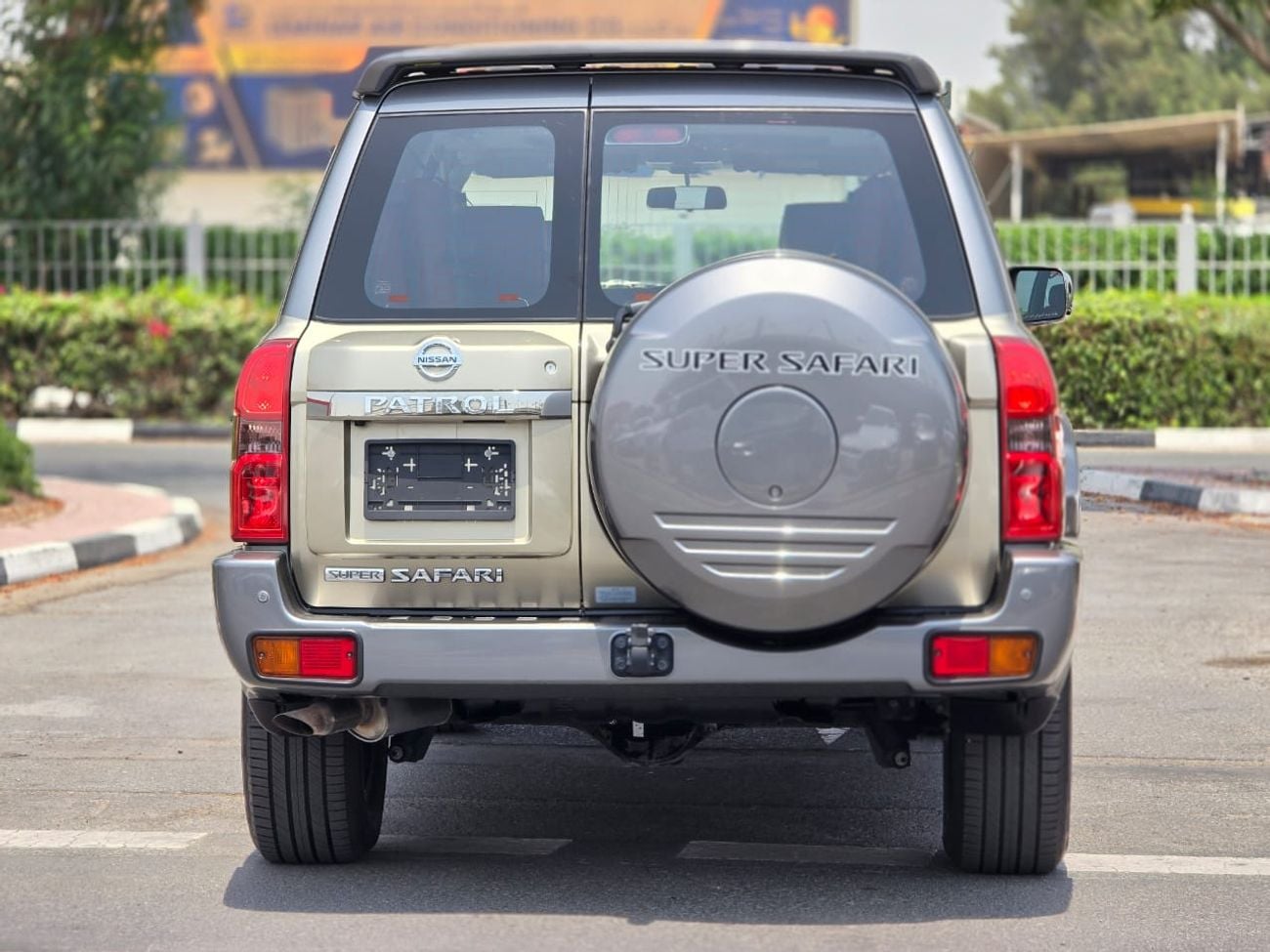 Nissan Patrol SUPER SAFARI 2023 GCC WITH AGENCY WARRANTY & SERVICE CONTRACT IN MINT CONDITION