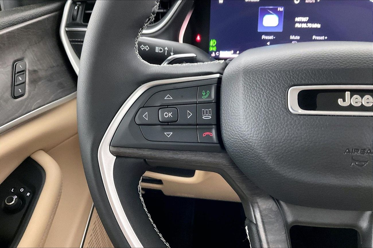 Jeep Cherokee Limited Plus | 1 year free warranty | 0 Down Payment