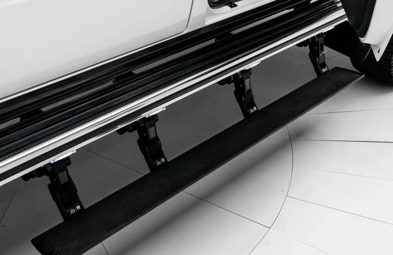 Mercedes Maybach G 650 6.0 L V-12 Biturbo Engine