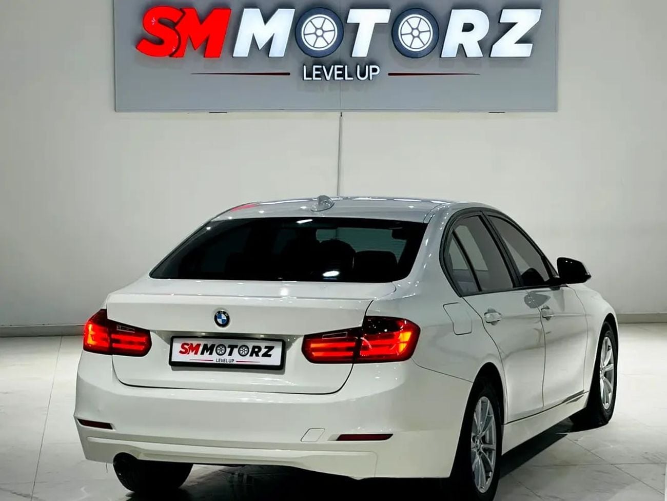 بي أم دبليو 316i Exclusive 1.6L