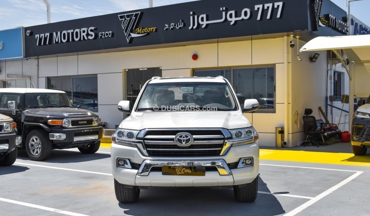 Toyota Land Cruiser TOYOTA LAND CRUISER VXR | 5.7L V8 | 2020 | GCC