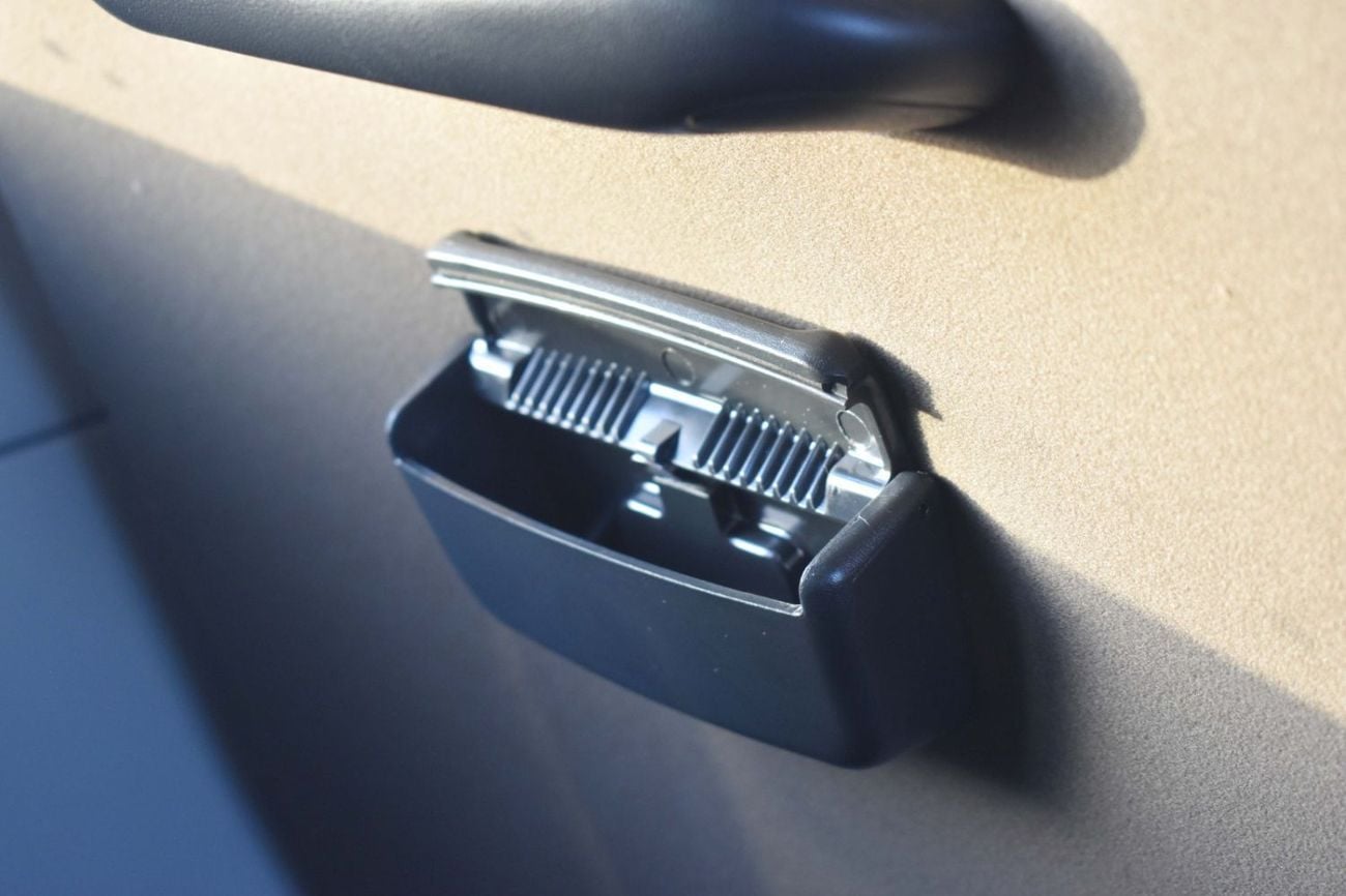 تويوتا كوستر 2.7L MANAUAL PETROL 20 SEATS SHORT WHEEL BASE