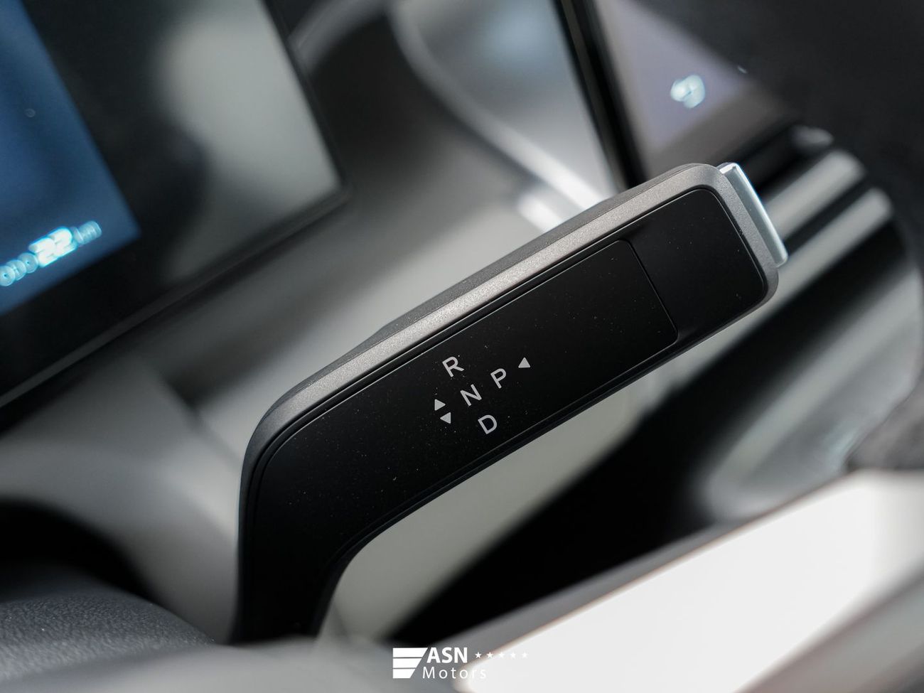 بي واي دي ليوبارد تيتانيوم 7 Ultra Edition 1.5 Plug-In Hybrid 190KM 4WD 2025 White Interior (Export Price)