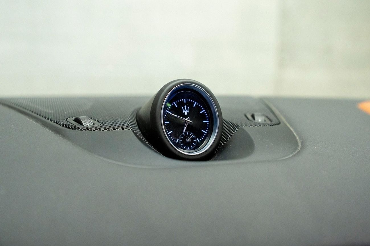 مازيراتي ليفونت F Tributo | 2022 | GCC Specs | Agency Warranty | Full Options