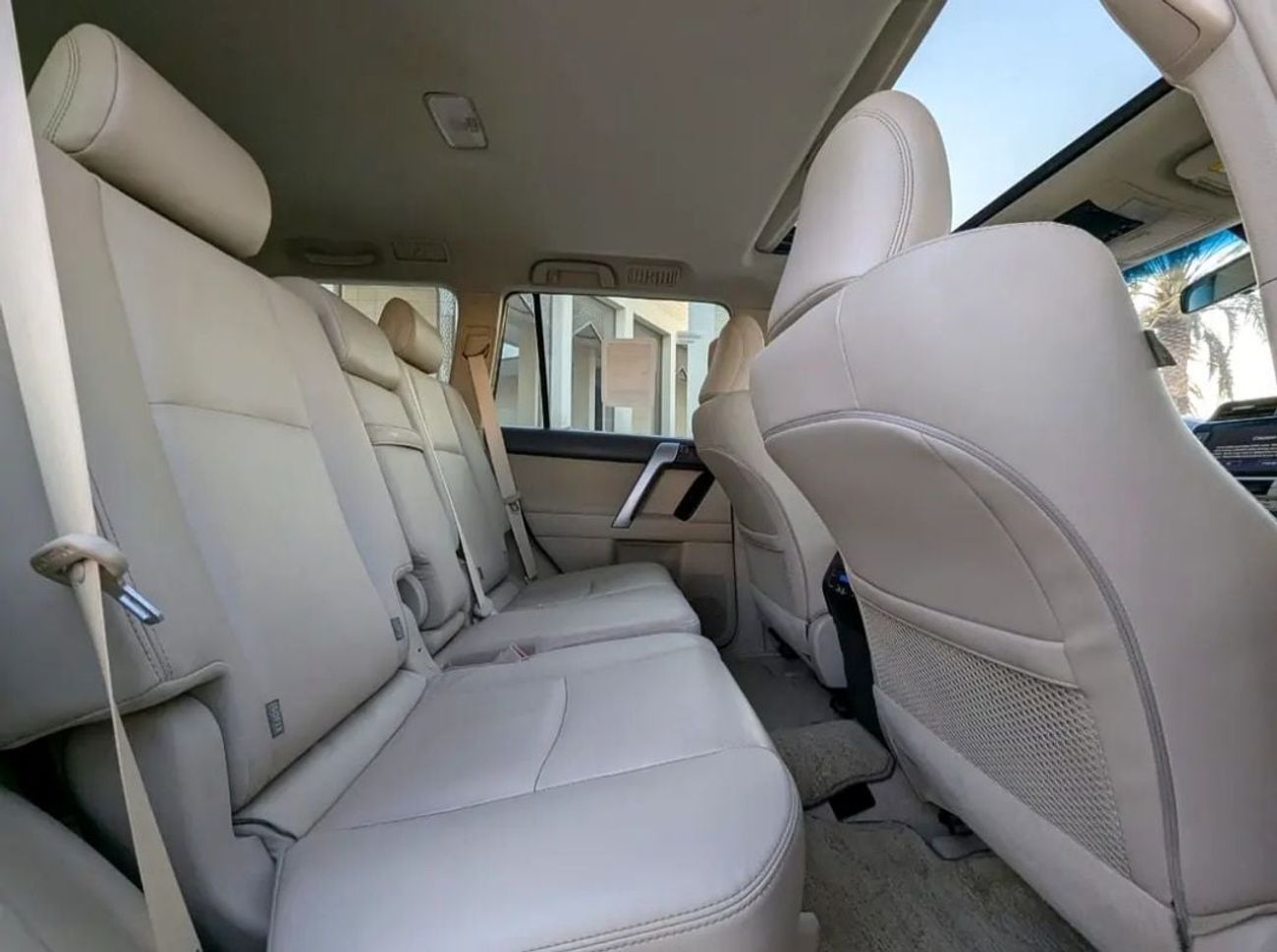 Toyota Prado Toyota prado 2022MODEL 4.0 Txl Petrol Engine Colour white push start Transmission Automatic Interior