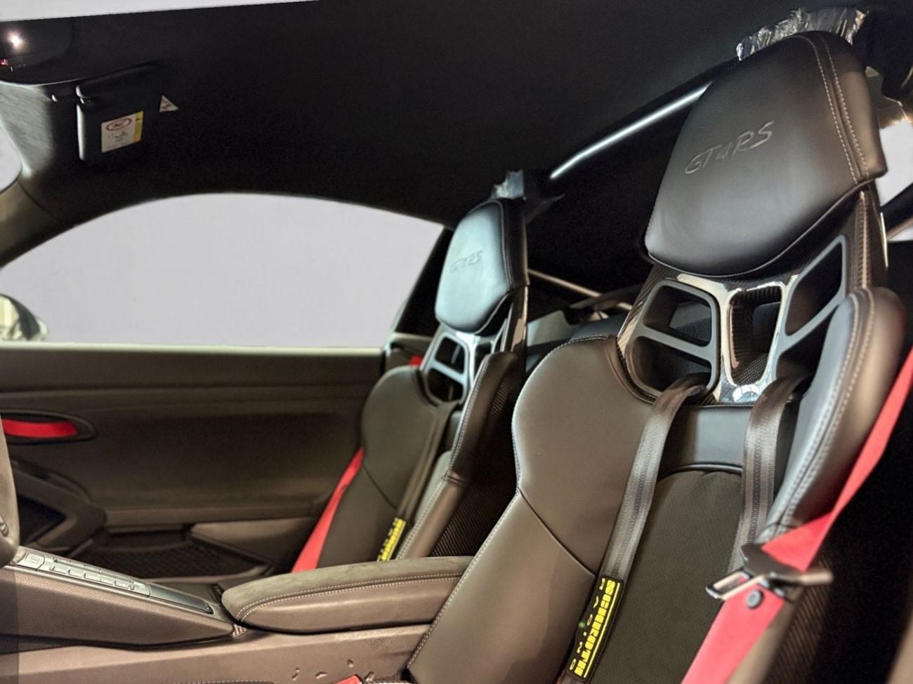 Porsche 718 Cayman AED 11,180 P.M | 0% DOWN PAYMENT | PORSCHE 718 CAYMAN GT4 RS | 4.0L NATURALLY ASPIRATED | 2023 | GCC