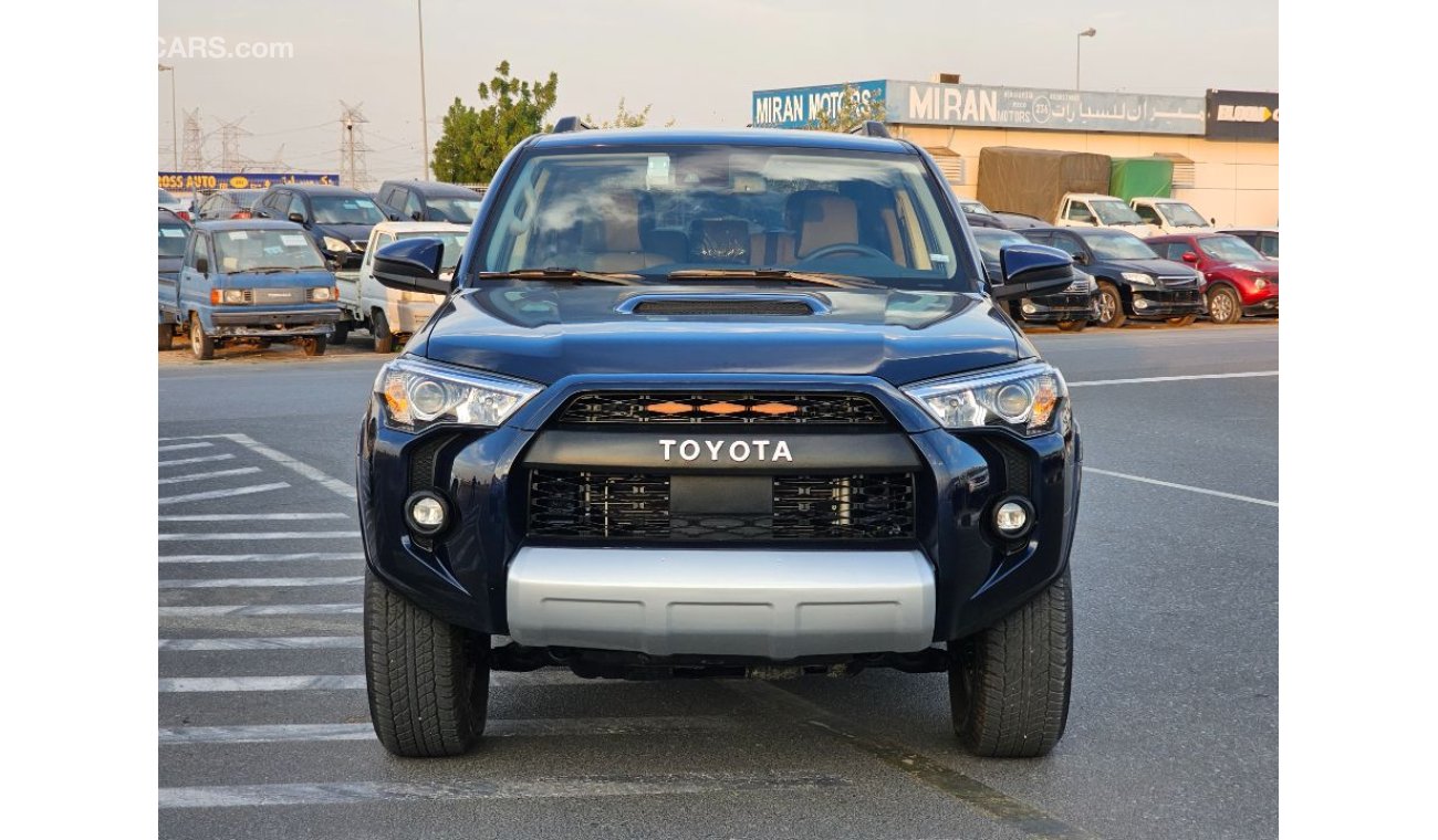 تويوتا 4Runner 2023 Model 4x4 , 7 seater , leather seats and low mileage only 1500 mileage