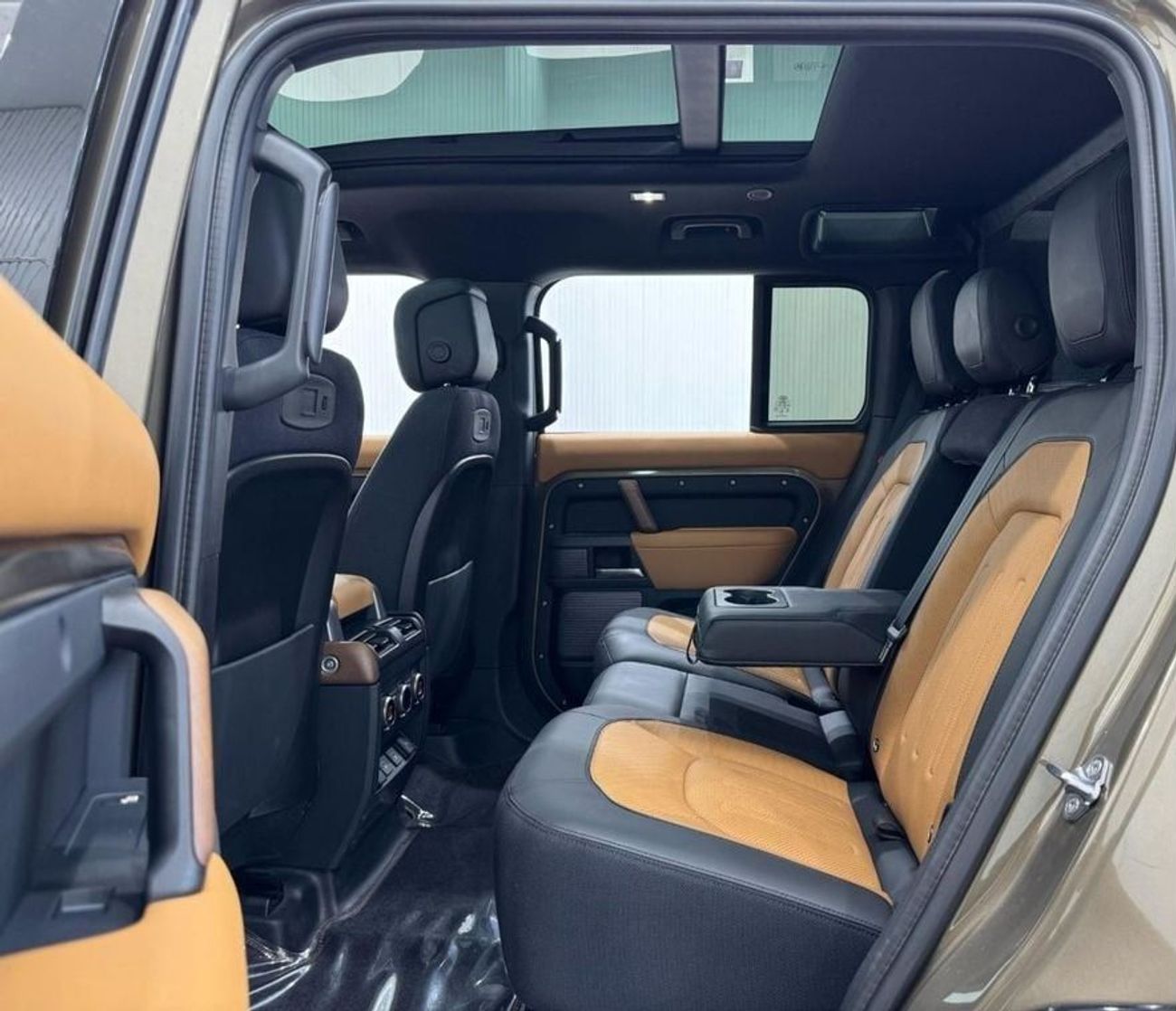 Land Rover Defender 110 X P400 3.0L 2022 Defender 110 X P400, Agency Warranty  Service Pack 11/26, Full Service History,